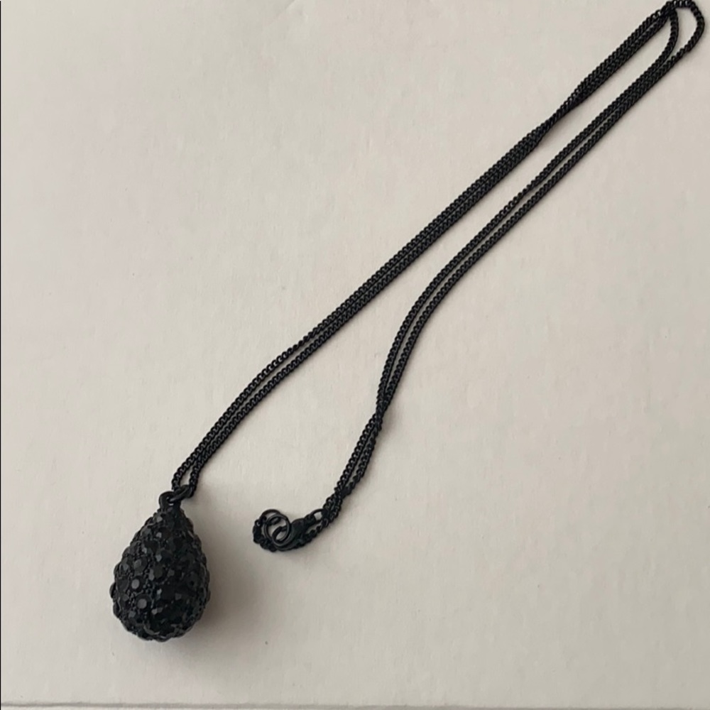 Black tear drop necklace.